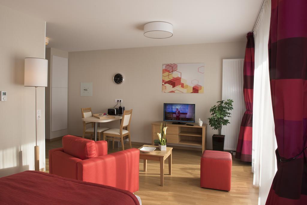 Aparthotel Domitys Le Palmier Du Roi Pau Pokoj fotografie